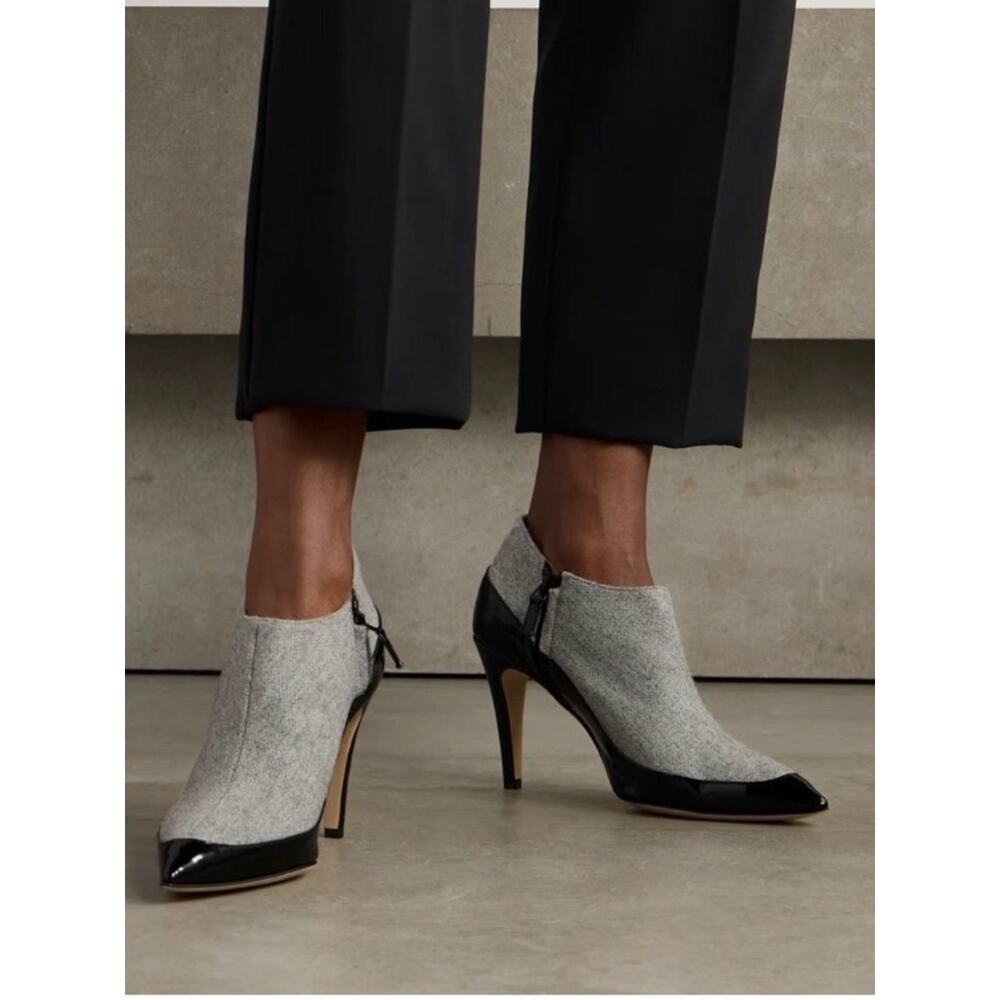 NEW Manolo Blahnik Archepla Gray Wool and Black Patent Ankle Booties Size 37.5 - Picture 3 of 13